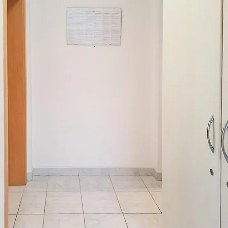 In Lägenhet Pinezići