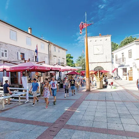 In Lägenhet Pinezići