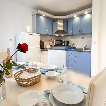 1 Bedroom Lovely Apartment In Pinezici *