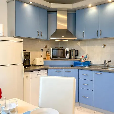 1 Bedroom Lovely Apartment In Pinezici